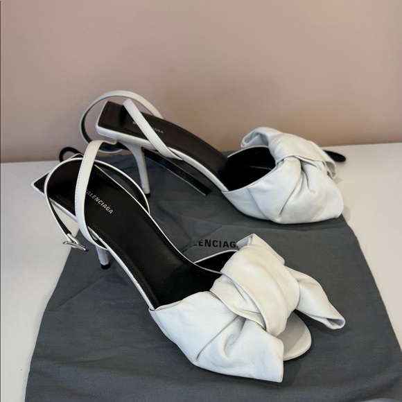Balenciaga White Big Bow Heels - Picture 2 of 11